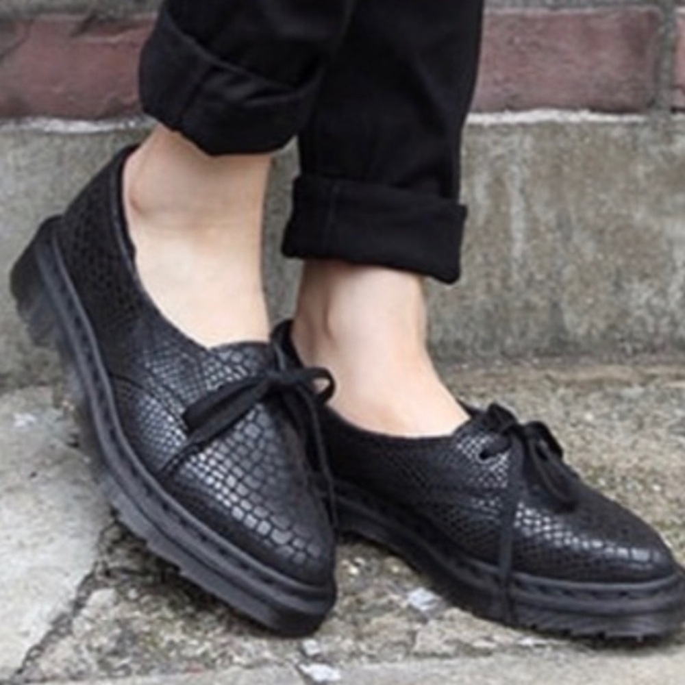 Dr. Martin Lace-Up Oxford